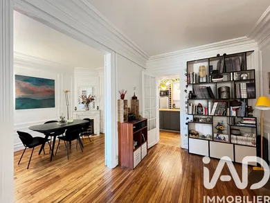 Apartment in Paris (75012)
