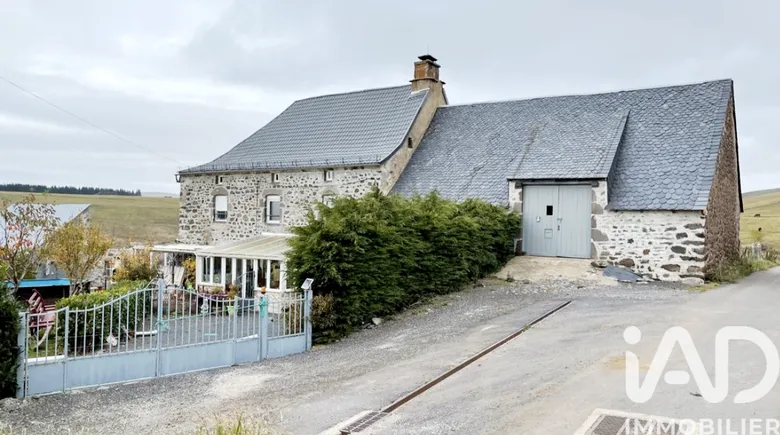 Maison 5 pièces 170 m² · à Pradiers · 170 m² · 211 000 €