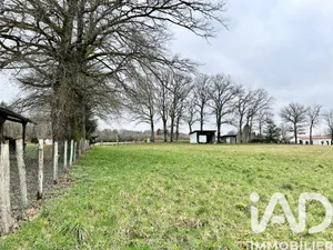 Terrain à bâtir à Champsac (87230)