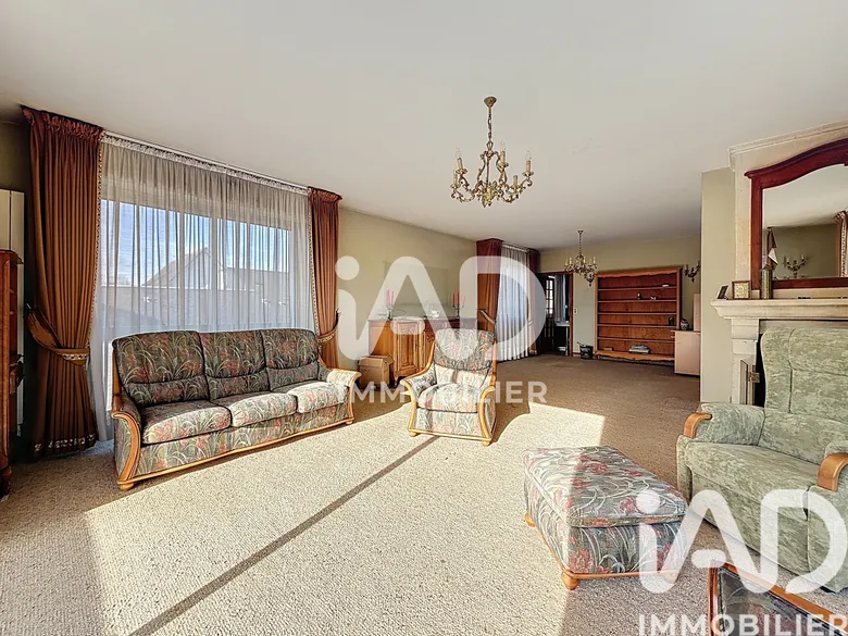 Maison 11 pièces 285 m² · à L'Aigle · 285 m² · 210 000 €