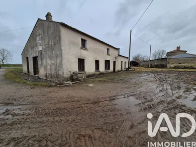 Maison à Val en Vignes (79290)