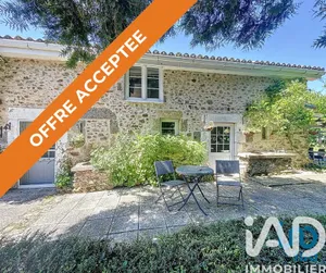 Park home in Fenioux (79160)