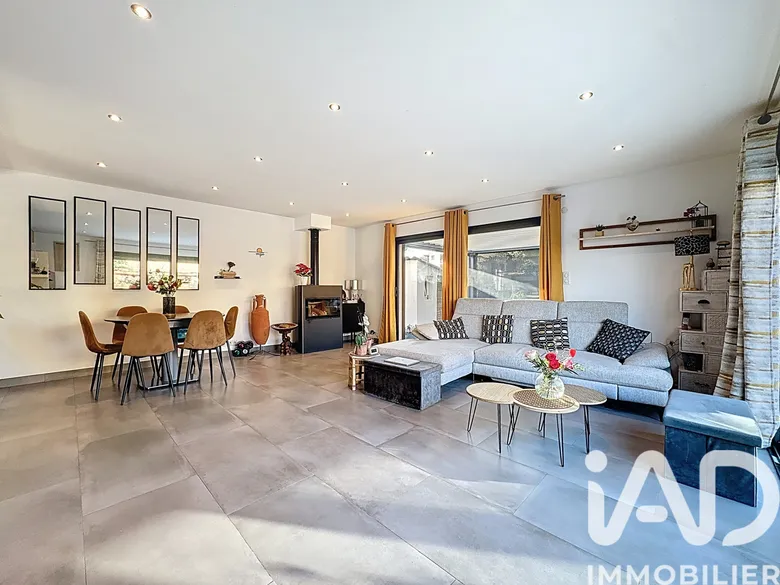 Maison 4 pièces 100 m² · à Six-Fours-les-Plages · 100 m² · 550 000 €
