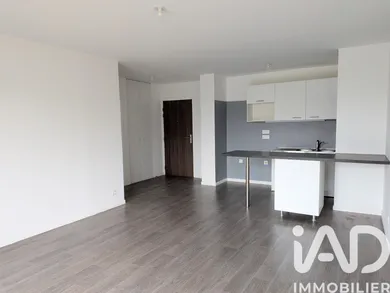 Apartment in Pontault-Combault (77340)