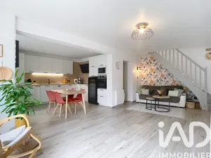 Maison de ville à Chevry-Cossigny (77173)