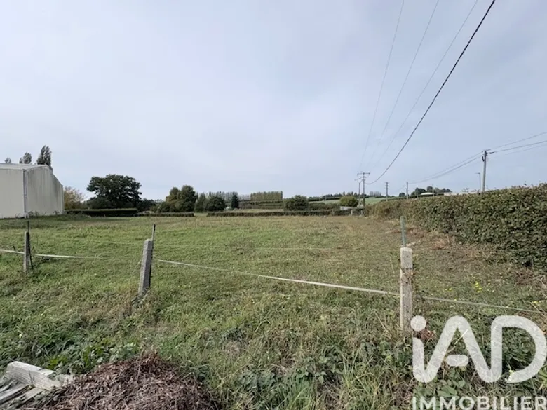 Terrain à bâtir à Grand Bourgtheroulde (27520) · 150 000 €