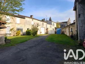 Village house in Sireuil (16440)