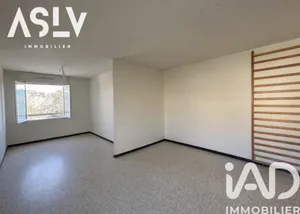 Apartment in Six-Fours-les-Plages (83140)