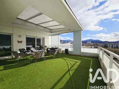 Apartment in Grenoble (38100)