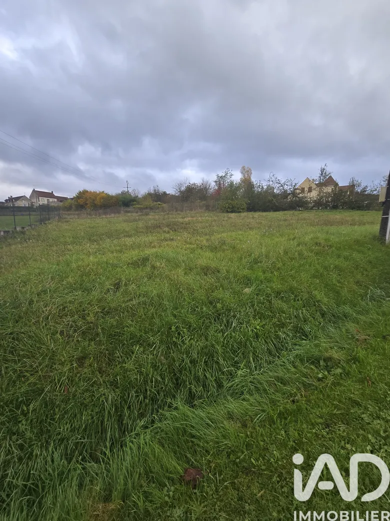Terrain à bâtir à Le Breuil (51210) · 35 000 €