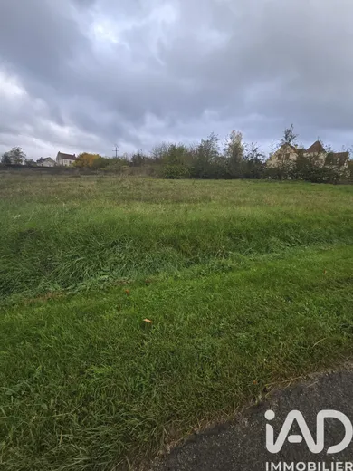 Terrain à bâtir à Le Breuil (51210)