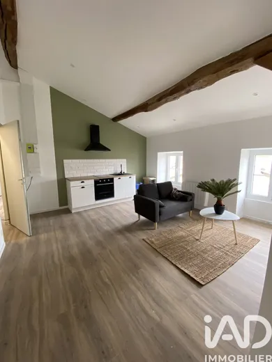 Building in Saint-Jean-d'Angély (17400)