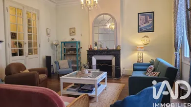 Townhouse in Saumur (49400)