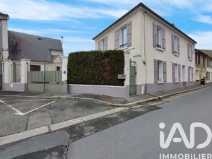 Village house in Chars (95750)