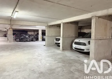 Parking in Paris (75003)