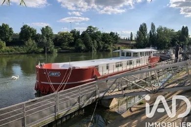 Barge in Asnières-sur-Seine (92600)