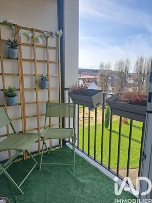 Apartment in Les Clayes-sous-Bois (78340)