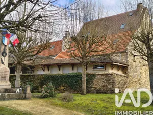 Apartment in Senlisse (78720)