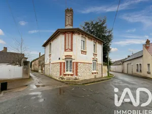 House in Villeneuve-la-Guyard (89340)