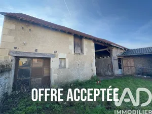 Grange à La Puye (86260)