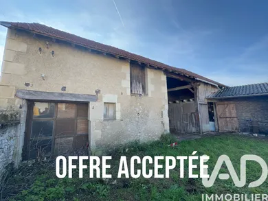 Grange à La Puye (86260)