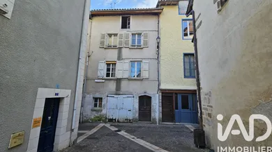 Building in Maurs (15600)