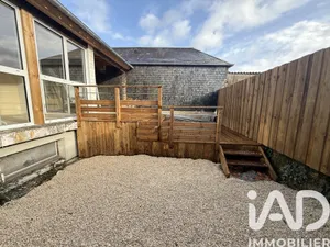 Townhouse in Parthenay (79200)