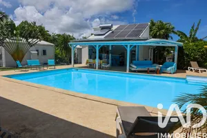 Cottage in Saint-François (97118)