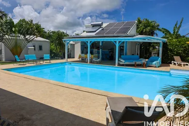 Cottage in Saint-François (97118)