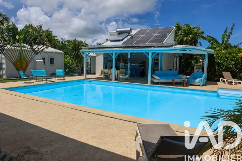 Maison 18 pièces 220 m² · à Saint-François · 220 m² · 890 000 €