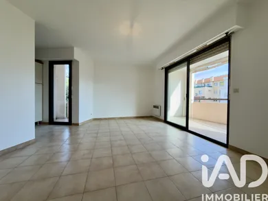 Apartment in Le Cannet (06110)