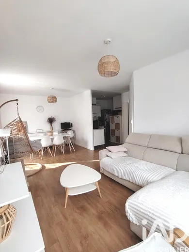 Apartment in Les Ulis (91940)