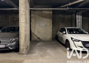 Parking à Paris (75011)