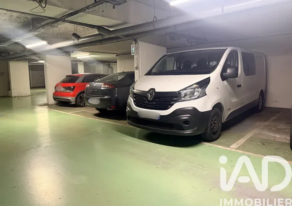 Parking à Paris (75019) photo 2