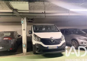 Parking à Paris (75019)