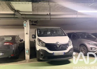 Parking in Paris (75019)