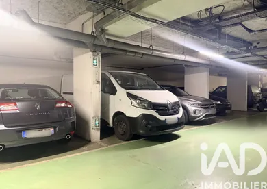 Parking in Paris (75019)