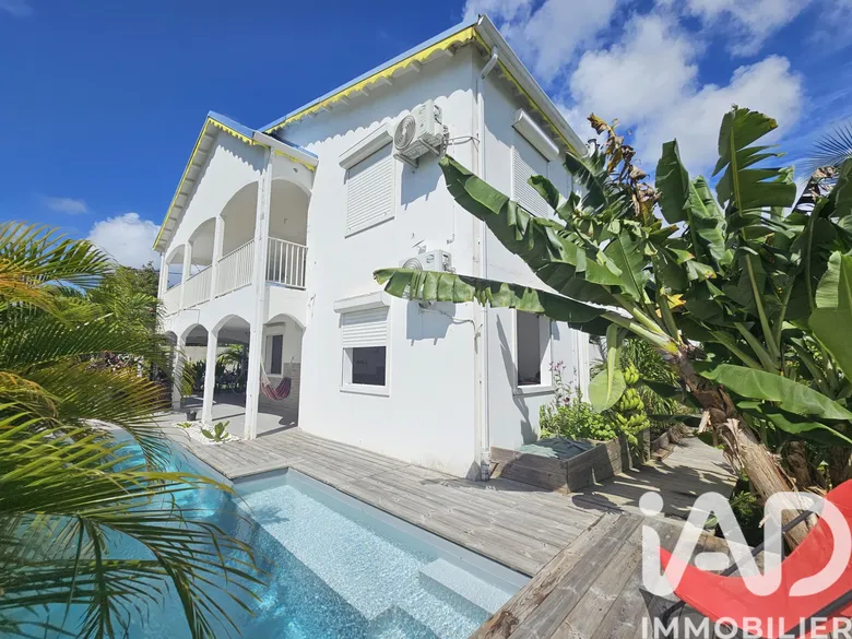 Maison 8 pièces 200 m² · à Sainte-Anne · 200 m² · 520 000 €
