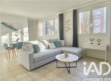 Apartment in Thiais (94320)