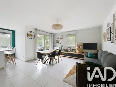 Apartment in Corbas (69960)