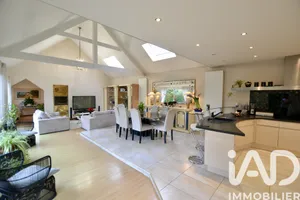 Maison d'architecte à Osny (95520)