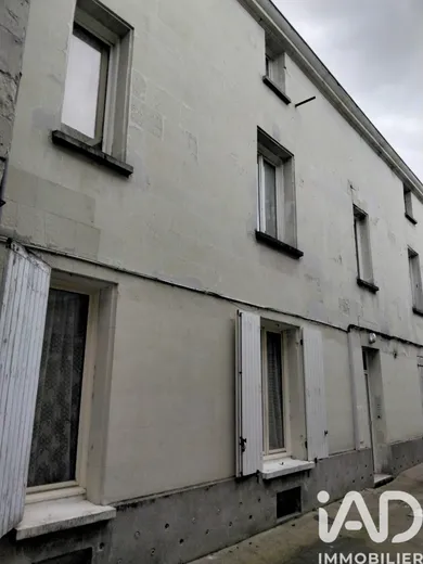Building in Saumur (49400)
