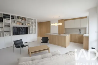 Apartment in Courbevoie (92400)