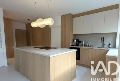 Apartment in Courbevoie (92400)