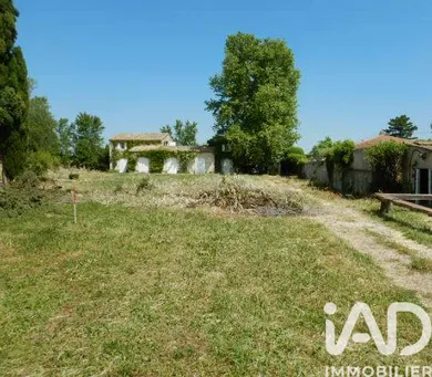 Terrain à bâtir à Saint-Saturnin-lès-Avignon (84450)