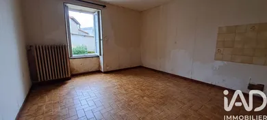 Maison de ville à Saint-Aubin-le-Cloud (79450)
