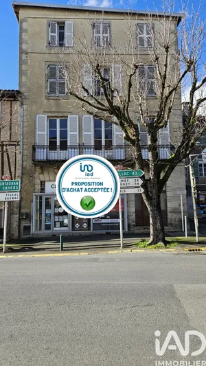 Immeuble à Maurs (15600)