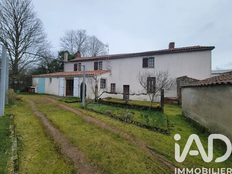 Maison 5 pièces 99 m² · à Réaumur · 99 m² · 110 000 €