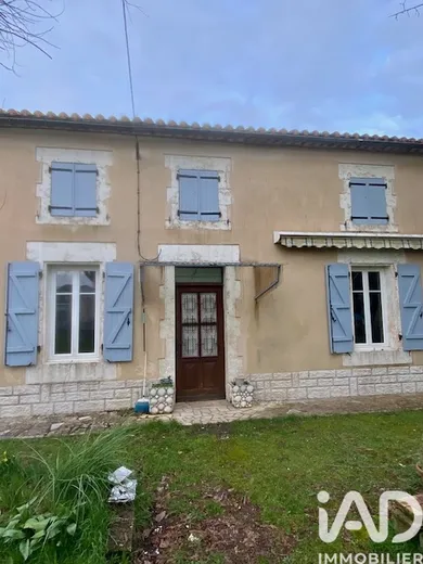 House in Bouëx (16410)