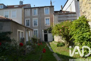 Building in Bourbonne-les-Bains (52400)